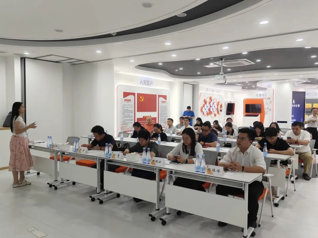 【协办第四期】科技赋能·荔创未来——2025高新技术企业认定培训会暨纳税服务宣传活动圆满举办